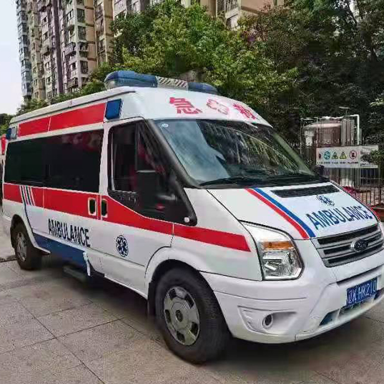 措勤长途救护车护送病人返乡